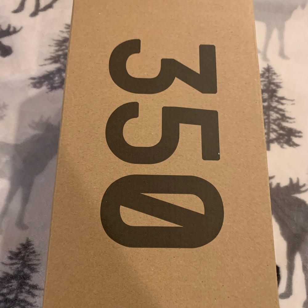 Yeezy shoe box. BOX ONLY. Size 6